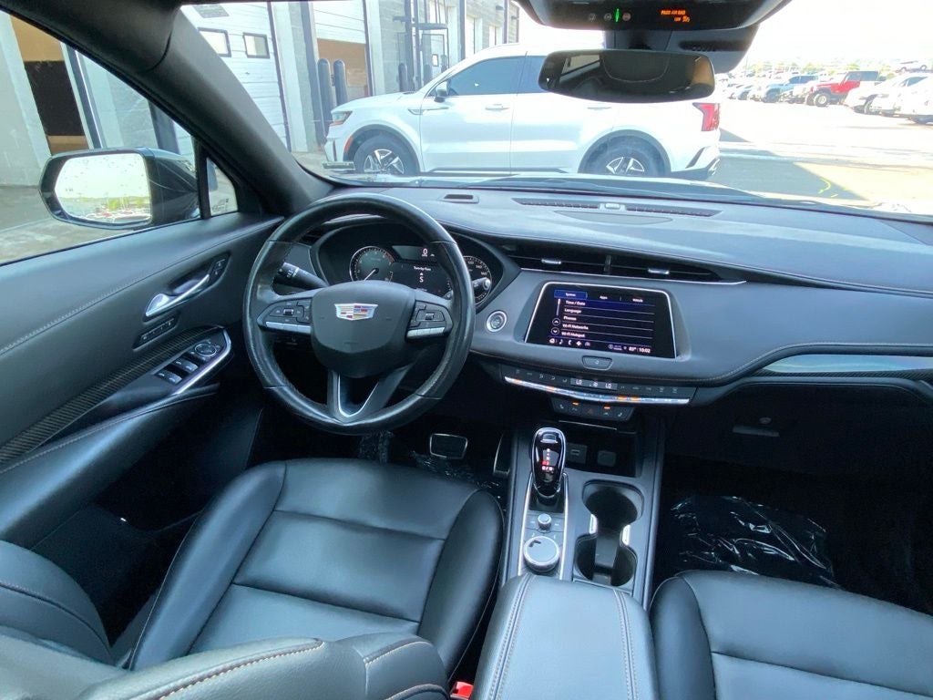 2023 Cadillac XT4 Sport ONE OWNER / HEATED SEATS / SUNROOF