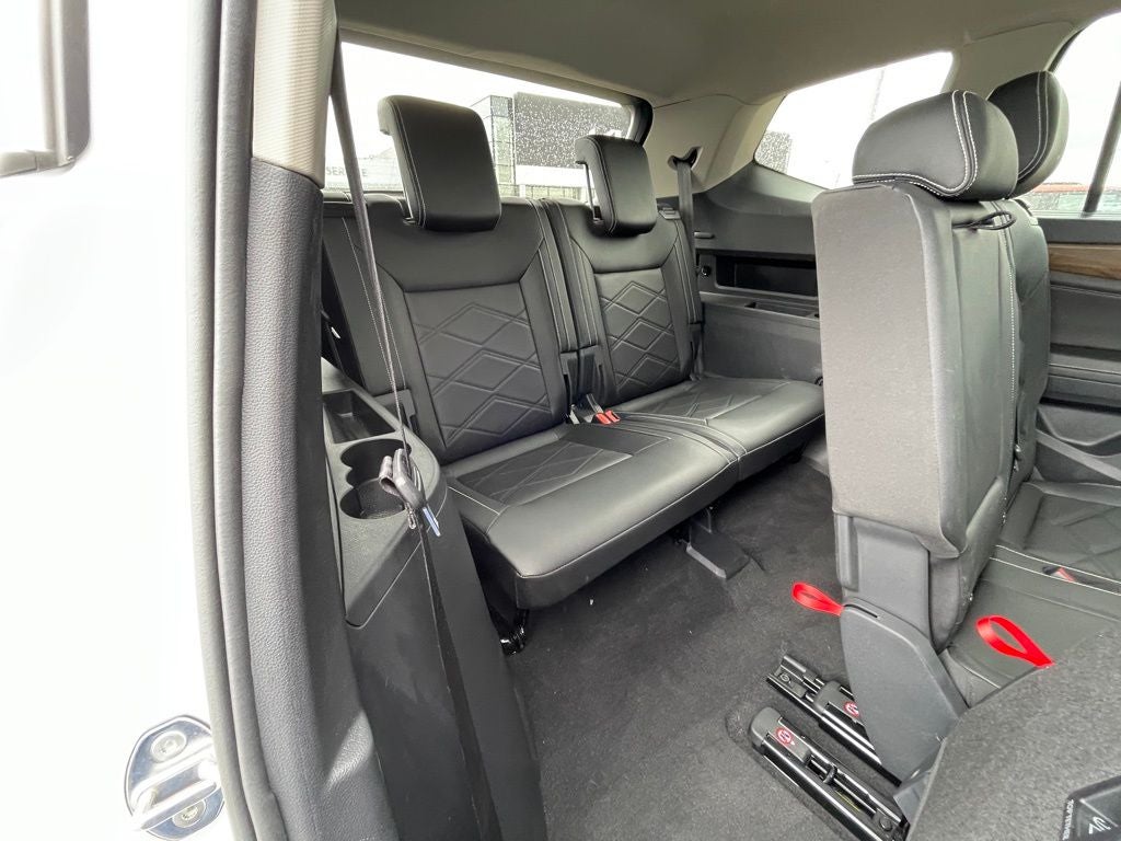 2025 Volkswagen Atlas 2.0T SE w/Technology ONE OWNER / HEATED SEATS