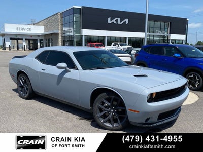2021 Dodge Challenger SXT ONE OWNER / CLEAN CARFAX
