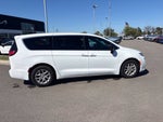 2025 Chrysler Pacifica Select HEATED SEATS / BACK UP CAM