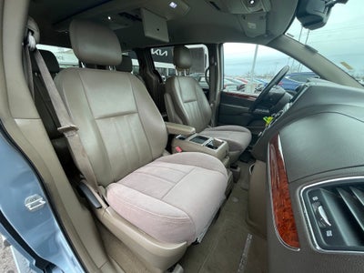 2013 Chrysler Town & Country Touring CLEAN CARFAX / LOW PAYMENTS