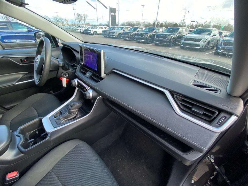 2024 Toyota RAV4 LE ONE OWNER / AWD