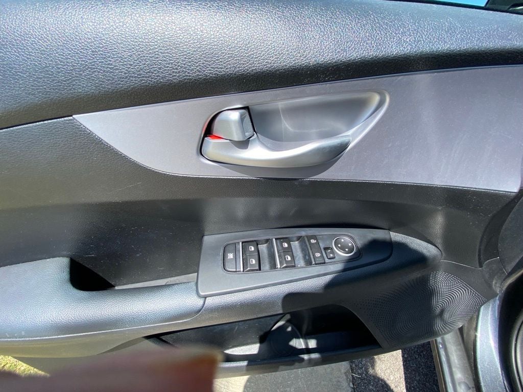 2024 Kia Forte LXS BLIND SPOT / ONE OWNER