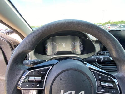 2024 Kia Forte LXS BLIND SPOT / ONE OWNER