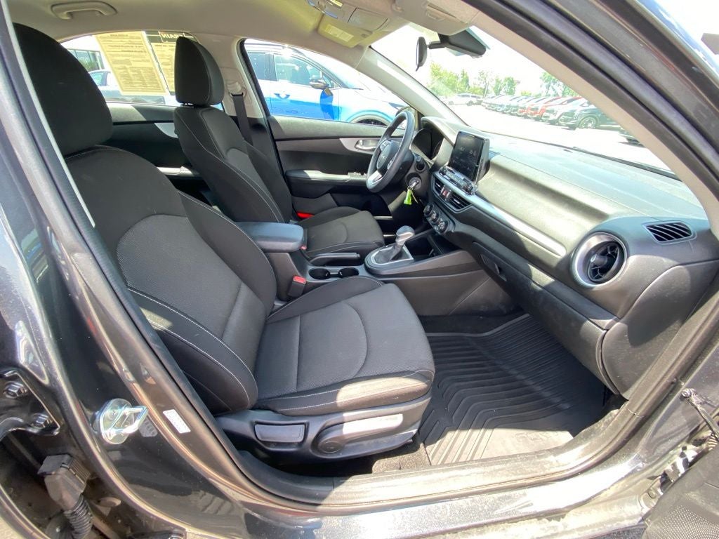 2024 Kia Forte LXS BLIND SPOT / ONE OWNER