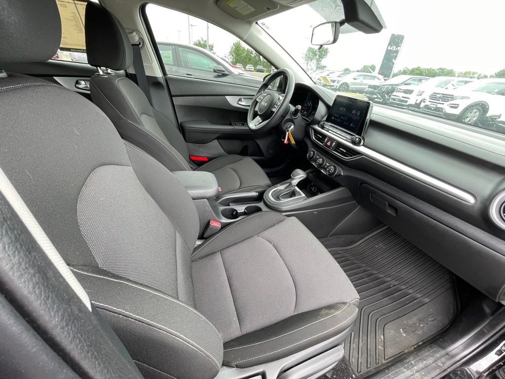 2023 Kia Forte LX ONE OWNER / CLEAN CARFAX