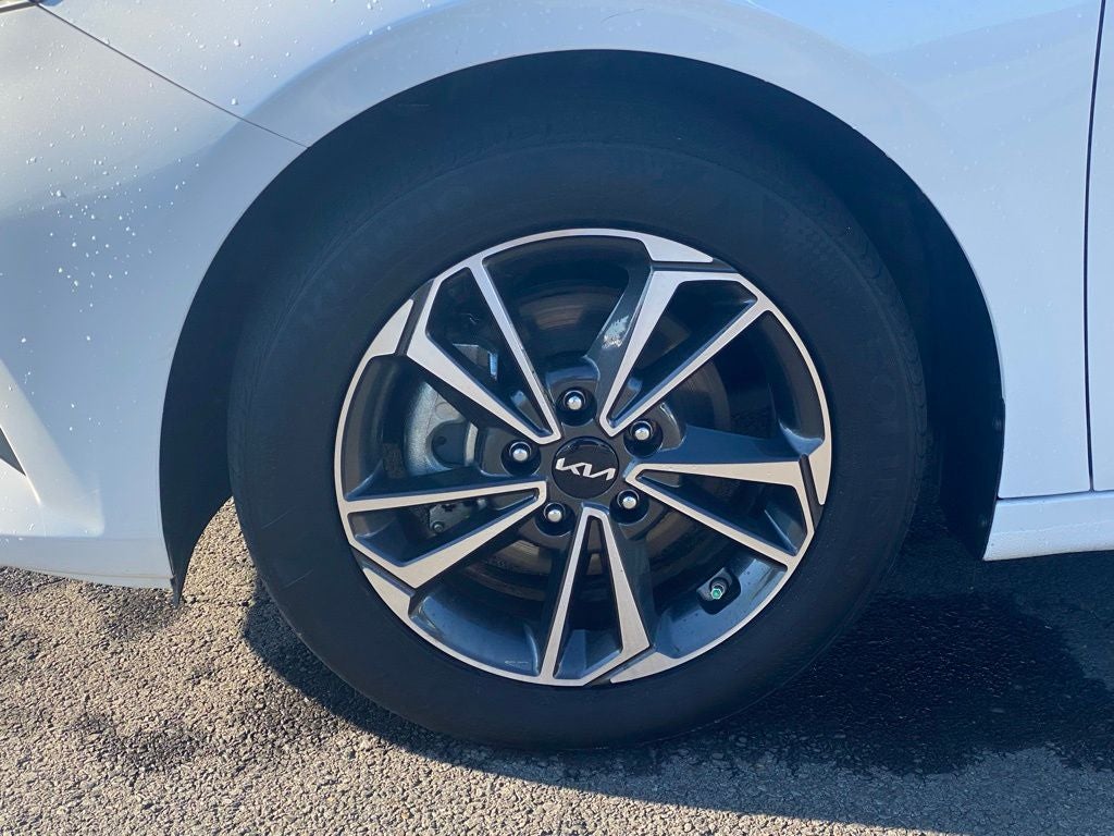 2024 Kia Forte LXS CPO / TECH PACKAGE