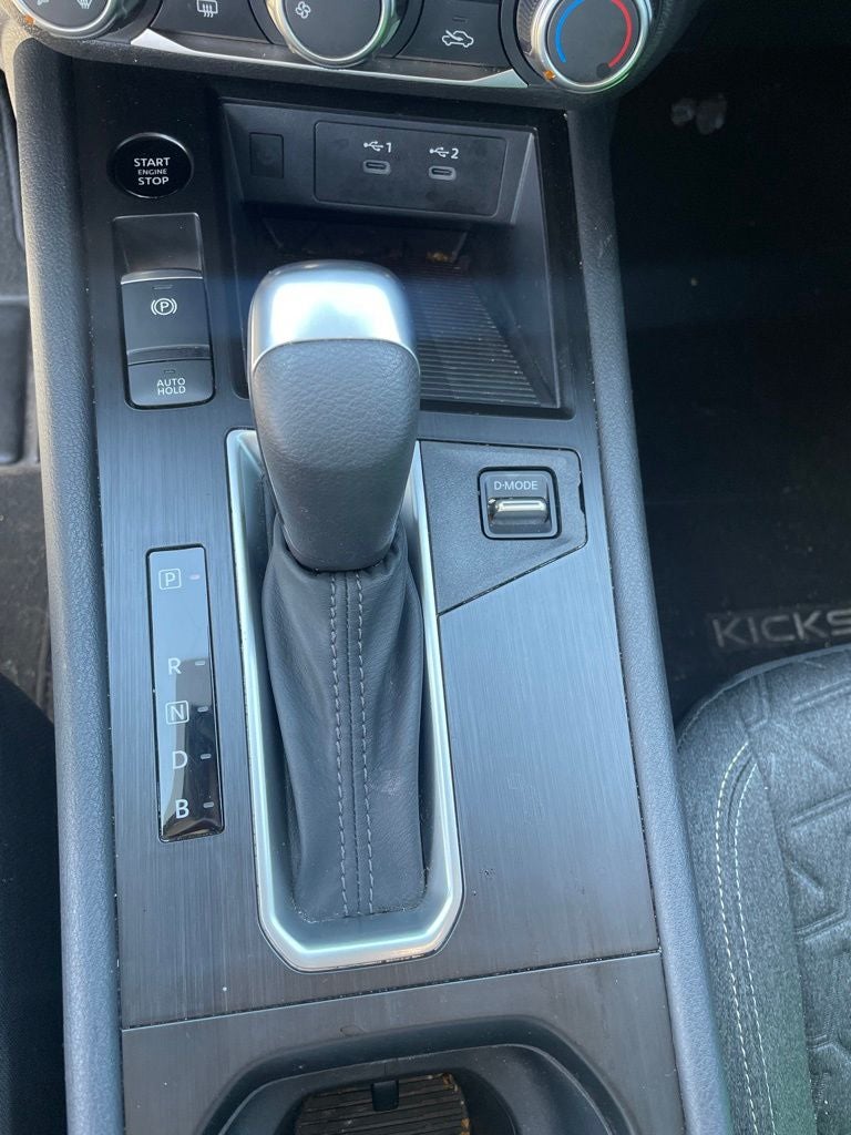 2025 Nissan Kicks SV