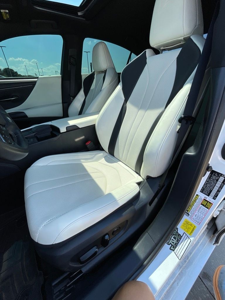 2021 Lexus ES 350 F Sport MOONROOF / HEATED SEATS / NAV