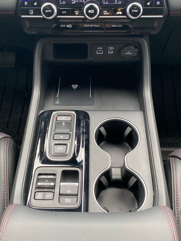 2025 Honda Pilot Black Edition AWD / 3RD ROW / LOADED / ONE OWNER