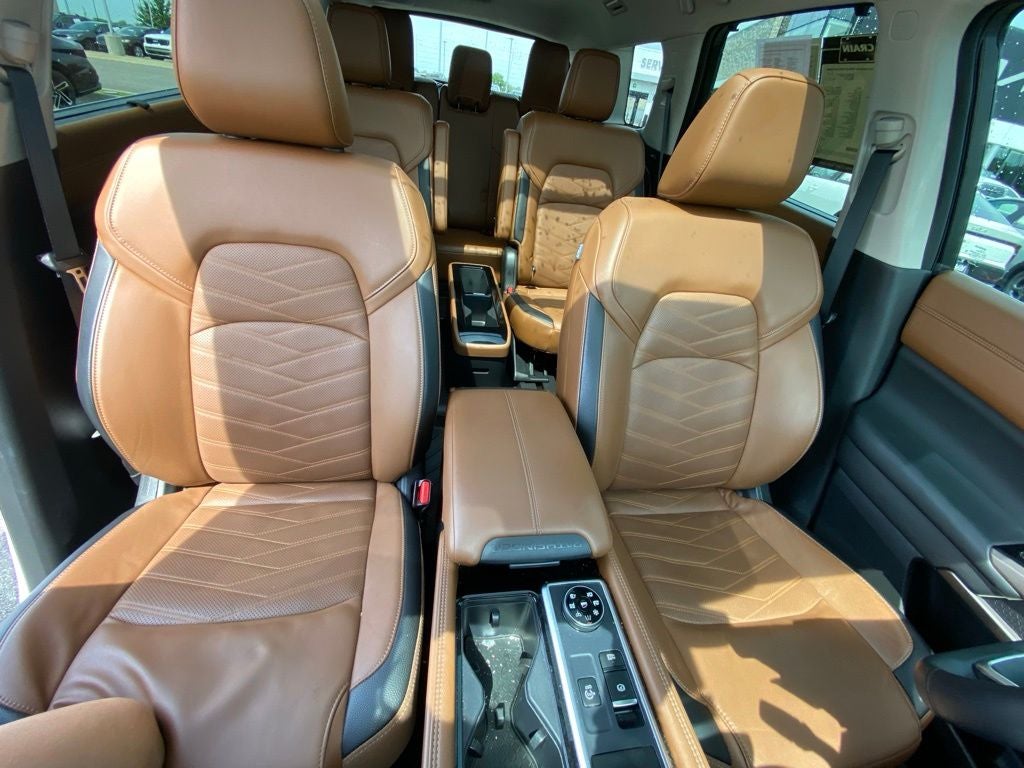 2024 Nissan Pathfinder Platinum 4X4 / HEATED AND COOLED SEATS / LOADED
