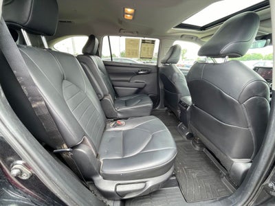2020 Toyota Highlander XLE MOONROOF / HEATED SEATS