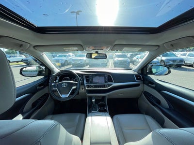 2016 Toyota Highlander XLE V6 HEATED SEATS / NAV