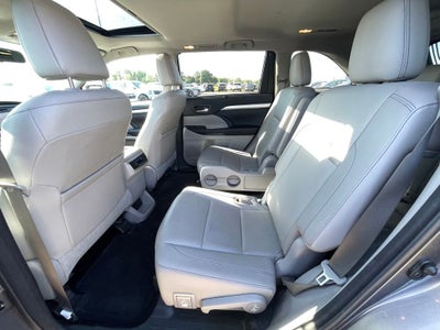 2016 Toyota Highlander XLE V6 HEATED SEATS / NAV