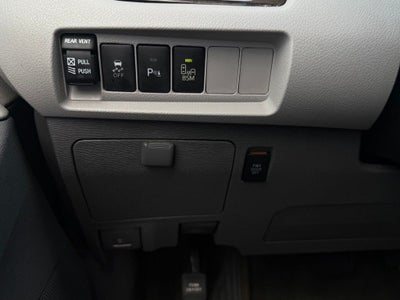 2017 Toyota Sienna XLE 8 Passenger