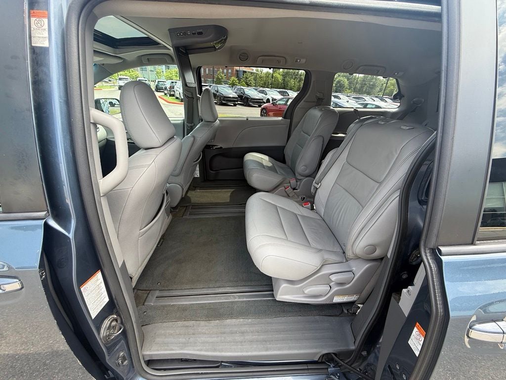 2017 Toyota Sienna XLE 8 Passenger