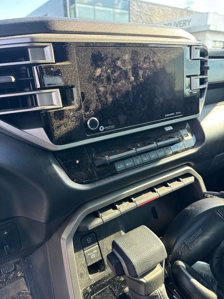 2024 Toyota Tundra SR5 4X4 / ONE OWNER / CLEAN CARFAX
