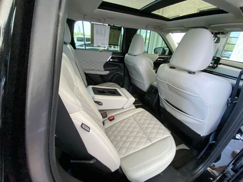 2024 Mitsubishi Outlander SEL HEATED SEATS / POWER LIFT GATE
