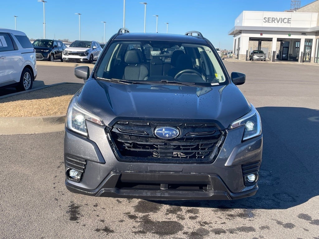 2024 Subaru Forester Premium MOONROOF / HEATED SEATS / AWD