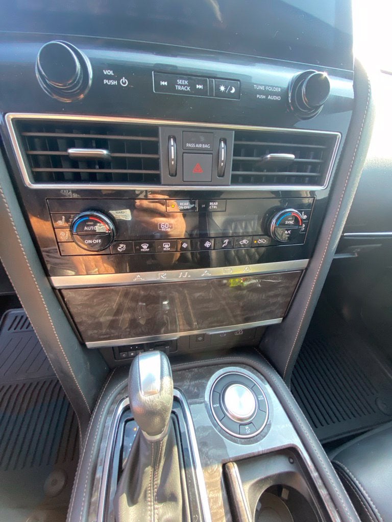 2024 Nissan Armada Platinum MOONROOF / HEATED SEATS / NAV