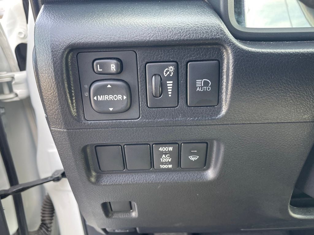 2023 Toyota 4Runner SR5 4X4 / ONE OWNER