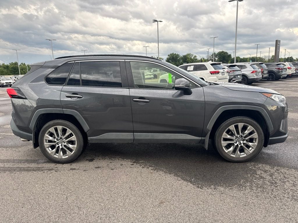 2021 Toyota RAV4 XLE Premium CLEAN CARFAX / ONE OWNER / MOONROOF