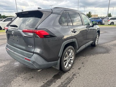 2021 Toyota RAV4 XLE Premium CLEAN CARFAX / ONE OWNER / MOONROOF