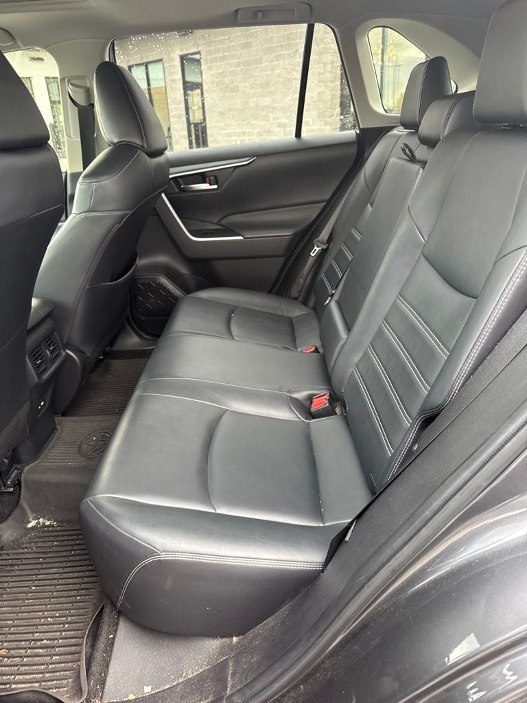 2021 Toyota RAV4 XLE Premium CLEAN CARFAX / ONE OWNER / MOONROOF