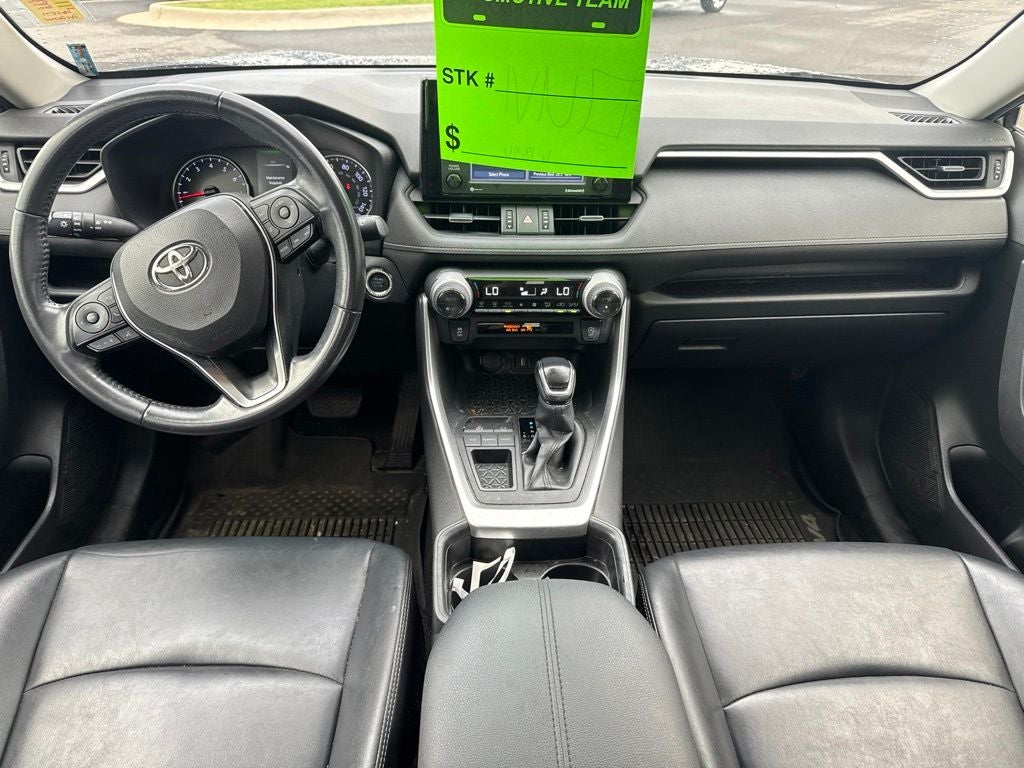 2021 Toyota RAV4 XLE Premium CLEAN CARFAX / ONE OWNER / MOONROOF