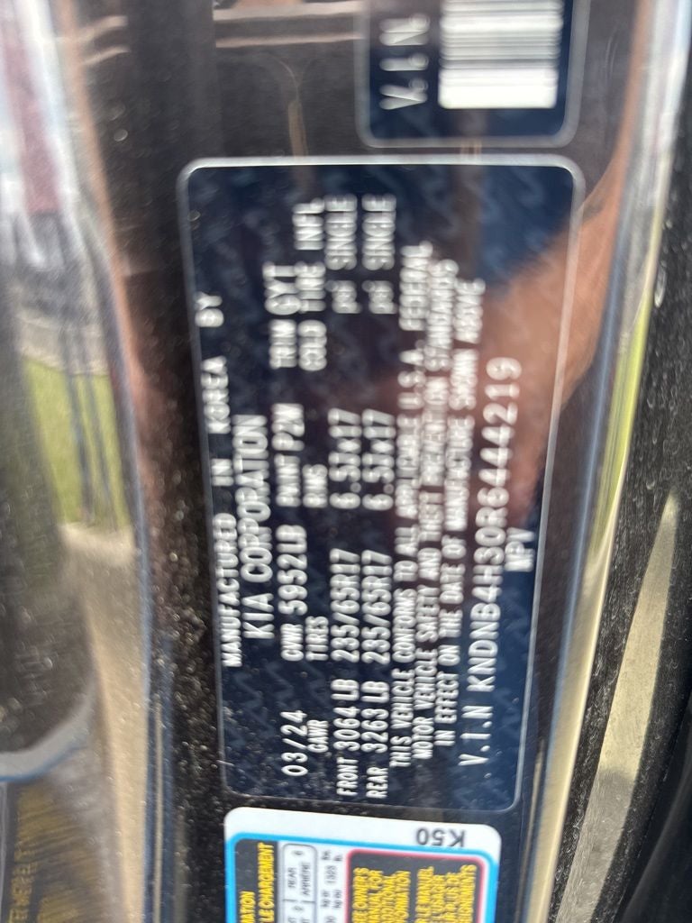 2024 Kia Carnival LX
