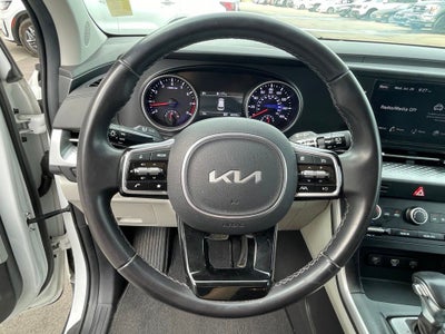 2024 Kia Carnival LX ONE OWNER / CLEAN CARFAX