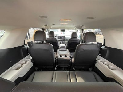 2024 Kia Carnival LX ONE OWNER / CLEAN CARFAX