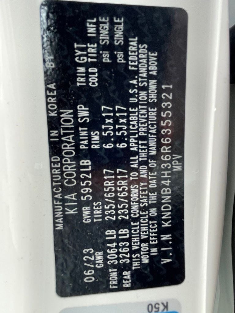 2024 Kia Carnival LX ONE OWNER / CLEAN CARFAX