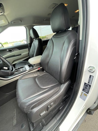 2024 Kia Carnival LX ONE OWNER / CLEAN CARFAX