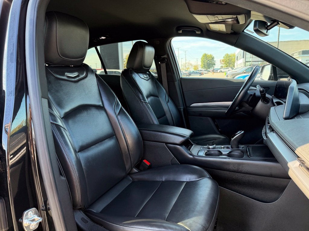 2025 Cadillac XT4 Premium Luxury