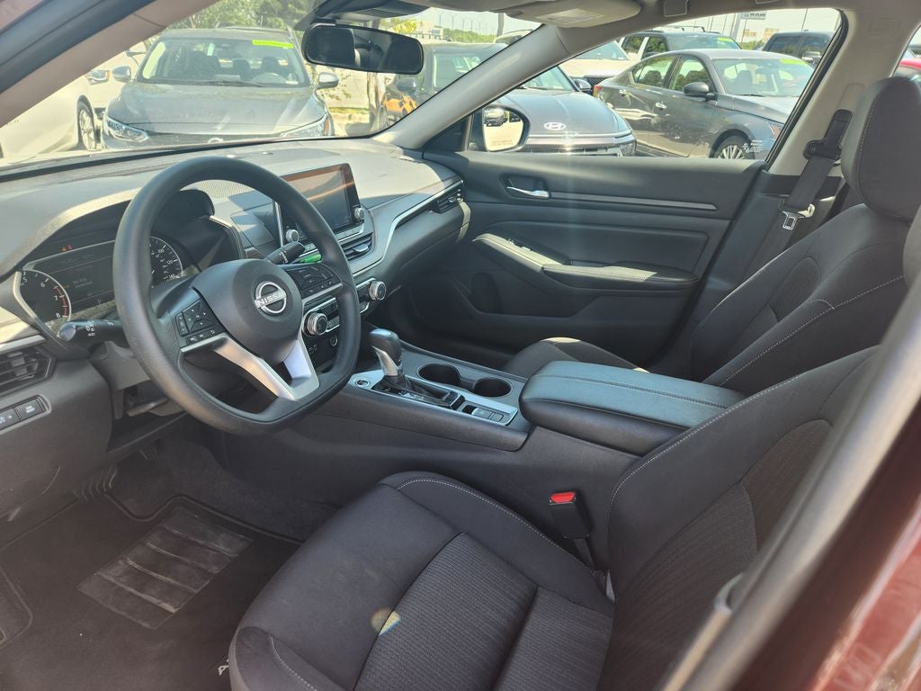 2025 Nissan Altima 2.5 SV *One Owner, Clean Carfax
