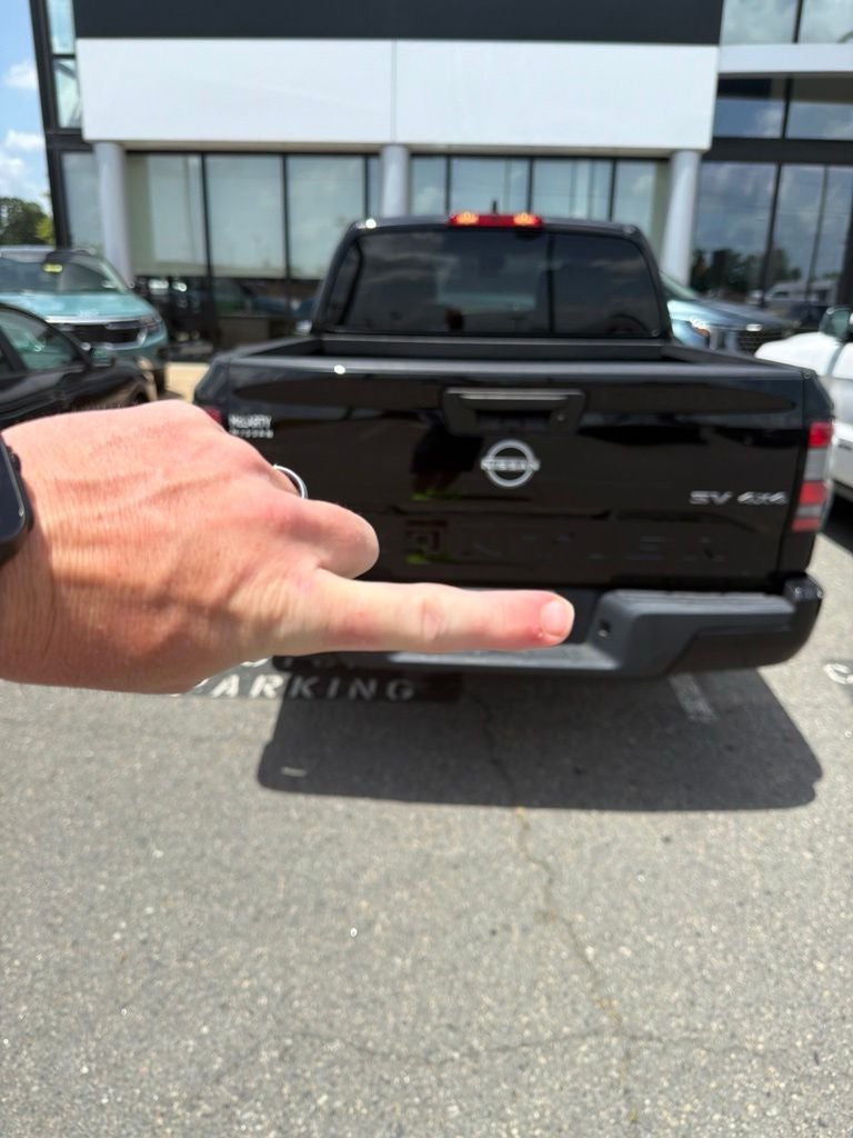 2023 Nissan Frontier SV