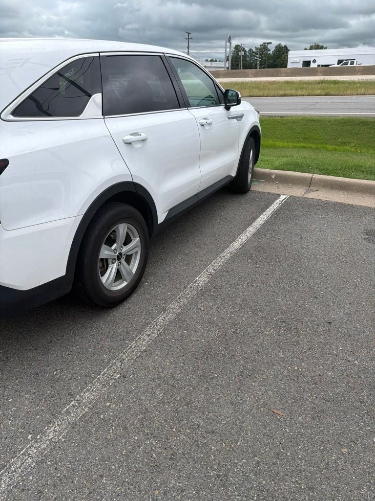 2025 Kia Sorento LX