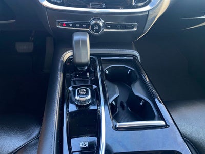 2023 Volvo S60 Recharge Plug-In Hybrid T8 Plus Dark Theme