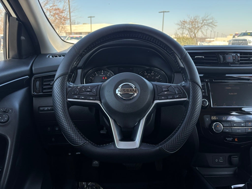 2022 Nissan Rogue Sport SV