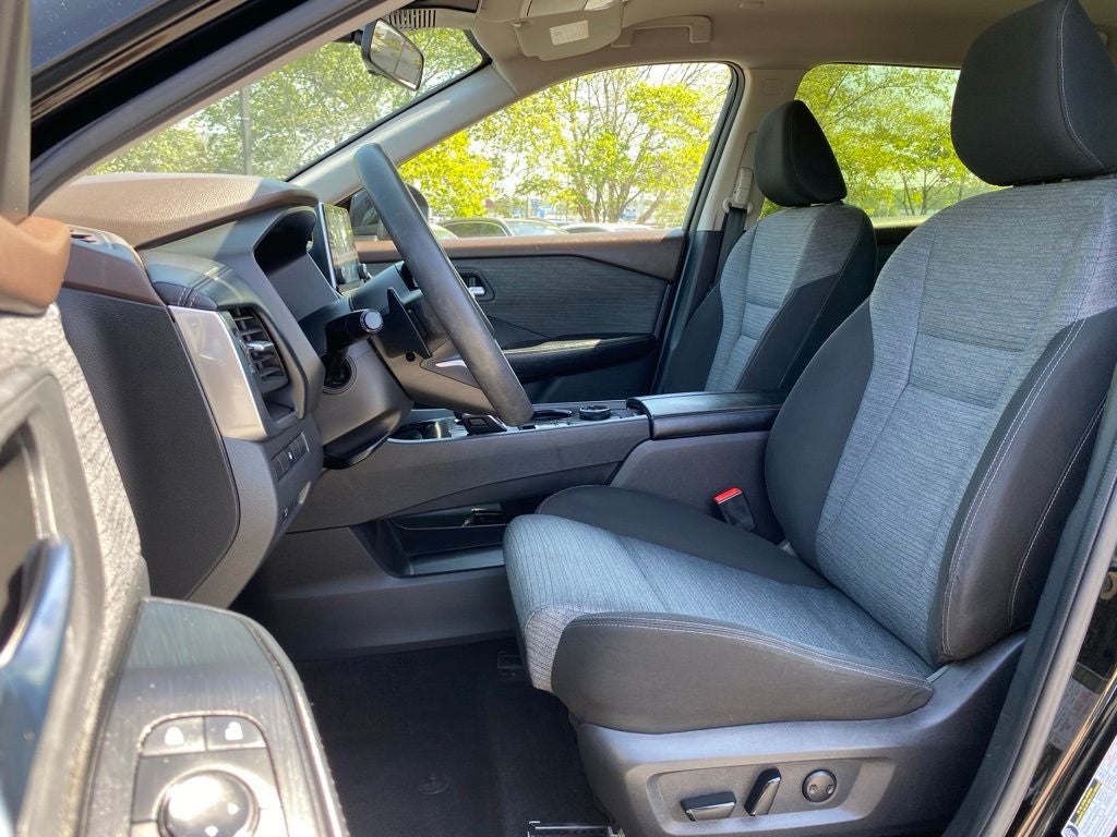 2023 Nissan Rogue SV *Clean Carfax