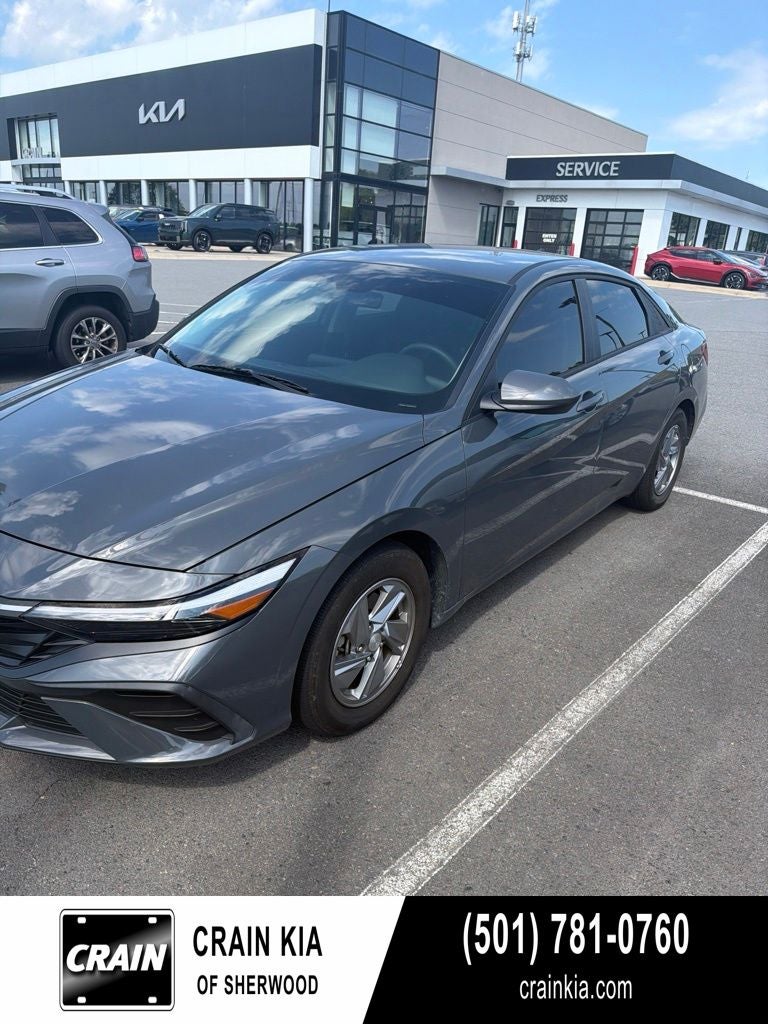 2024 Hyundai Elantra SE