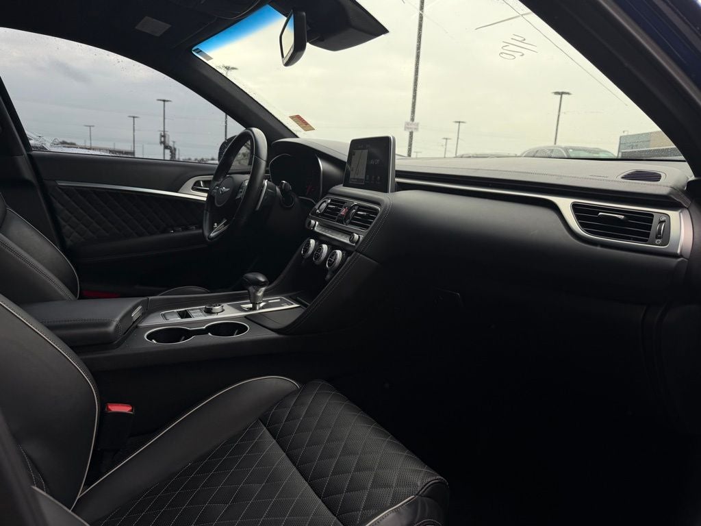 2019 Genesis G70 3.3T Design