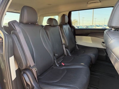 2024 Kia Carnival LX *Kia Certified Pre-Owned/8 Pasenger