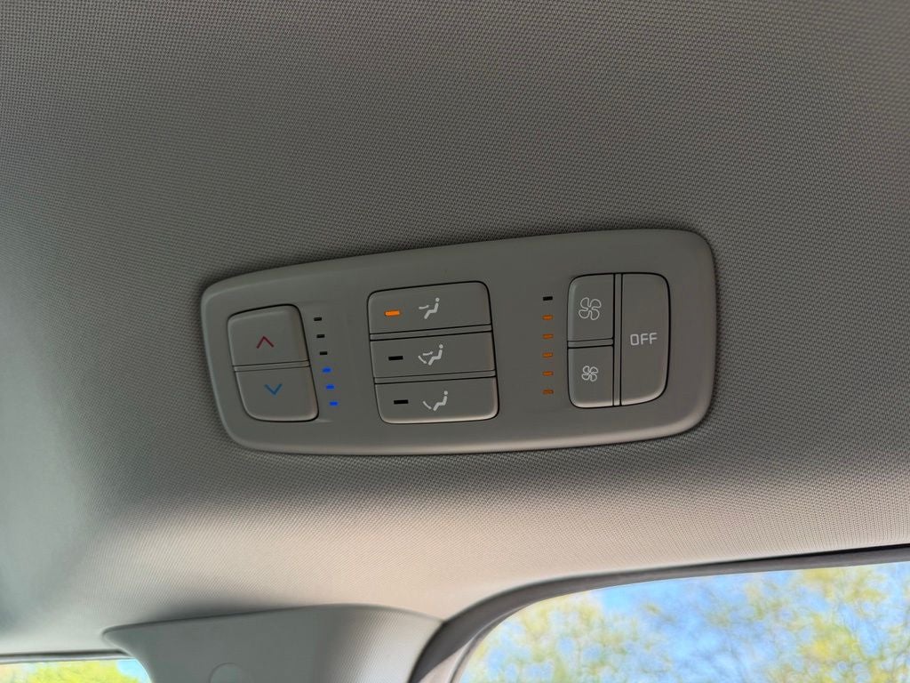 2024 Kia Carnival LX *Kia Certified Pre-Owned/8 Pasenger