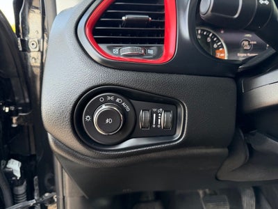 2023 Jeep Renegade Latitude Heated Seats/Steering Wheel/Panoramic Roof
