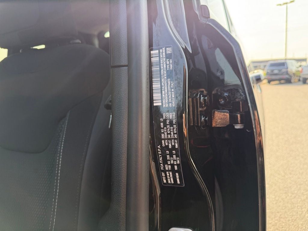 2023 Jeep Renegade Latitude Heated Seats/Steering Wheel/Panoramic Roof