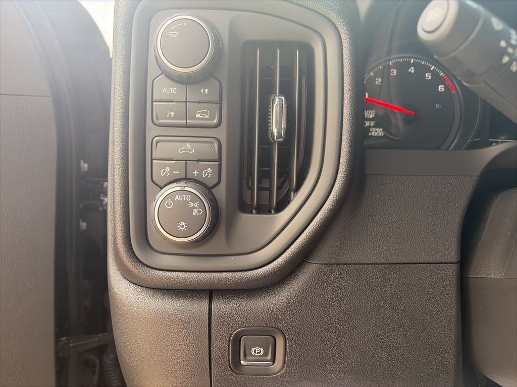 2025 Chevrolet Silverado 1500 Custom CLEAN 1 OWNER CARFAX