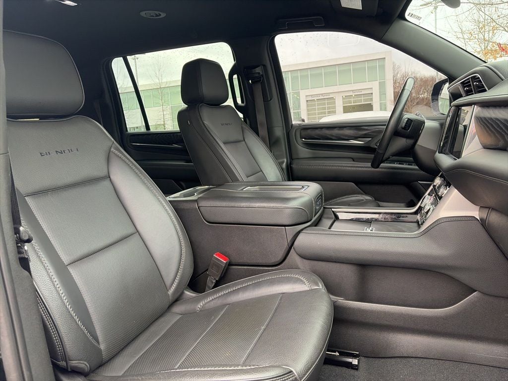 2022 GMC Yukon XL Denali AWD BLACKOUT CLEAN CARFAX