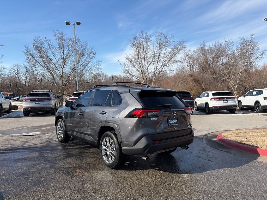 2021 Toyota RAV4 XLE Premium 1-OWNER
